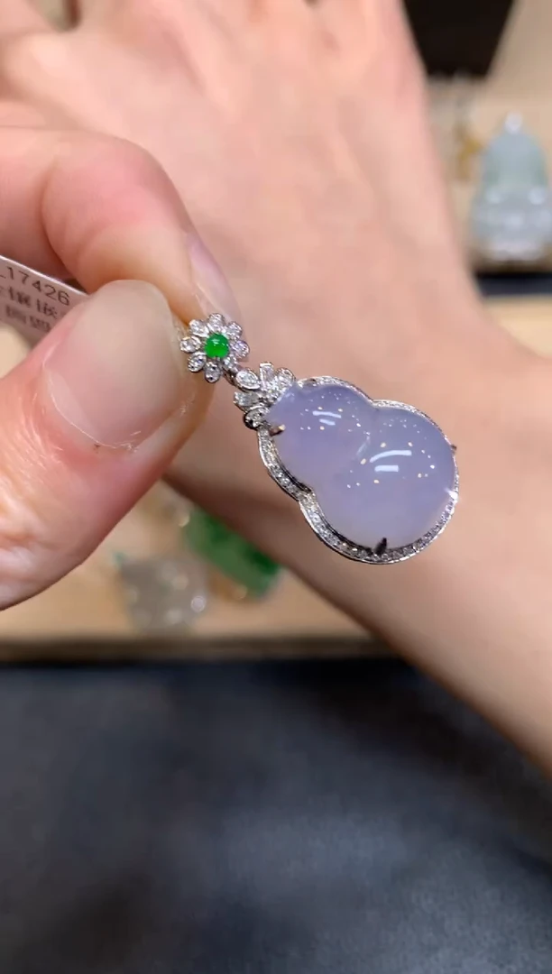 【闪购商品】翡翠颈饰18K金镶嵌葫芦【无服务费】