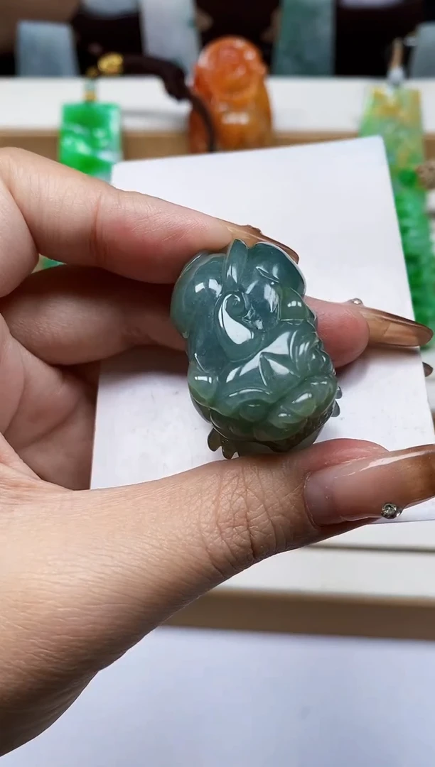 颈饰未镶嵌翡翠1