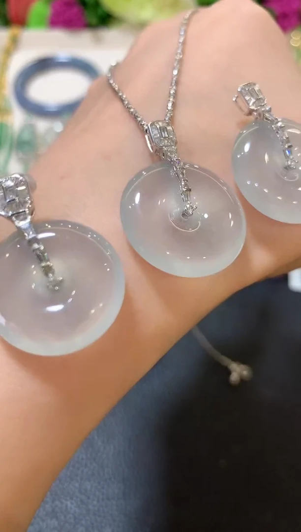 吊坠(不含链)18K金镶嵌翡翠b157多样性一件发货