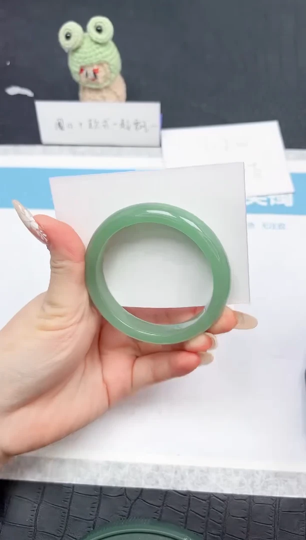 【闪购商品】石英质玉手镯未镶嵌204-53.5