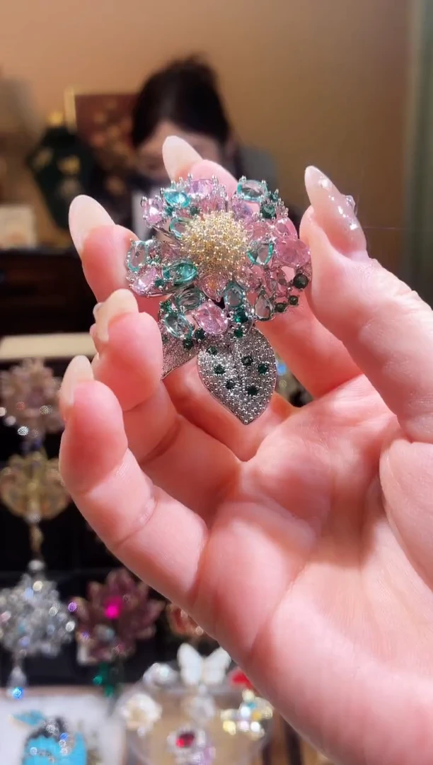 合成立方氧化锆铜合金红粉花束