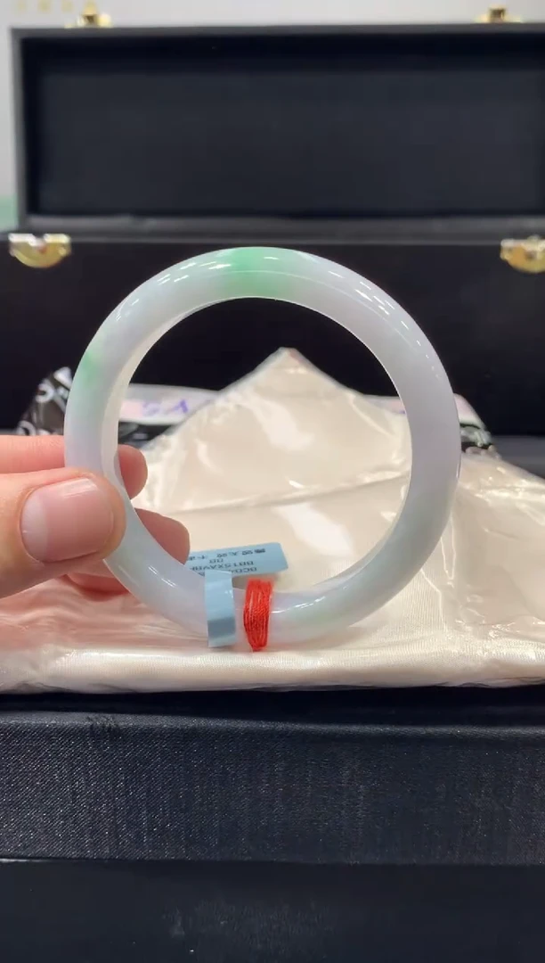 未镶嵌手镯翡翠翡翠手镯