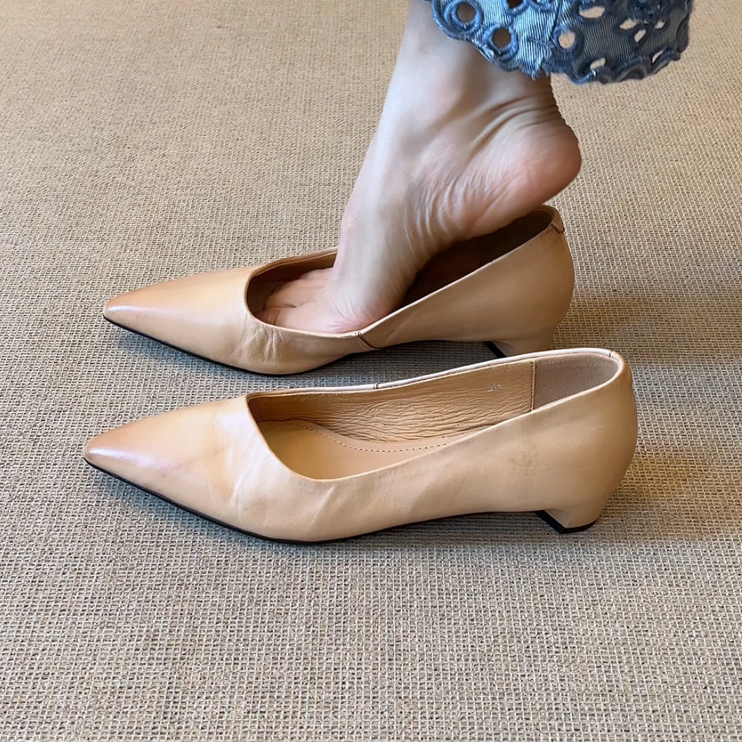 RubyL/2.5cm气质优雅通勤复古尖头擦色浅口一脚蹬粗跟单鞋女款