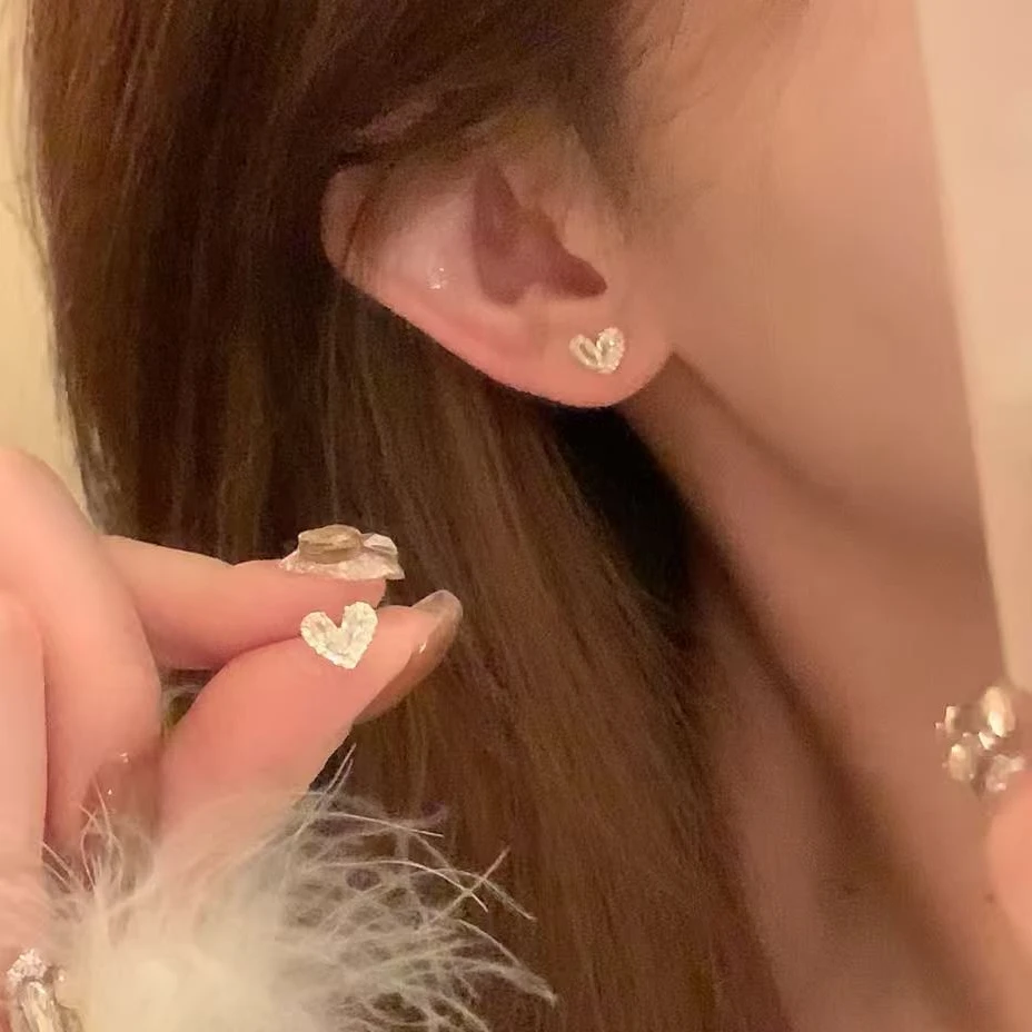 铜合金锆石耳饰 早秋韩系精致闪锆爱心耳环女气质百搭耳钉耳饰