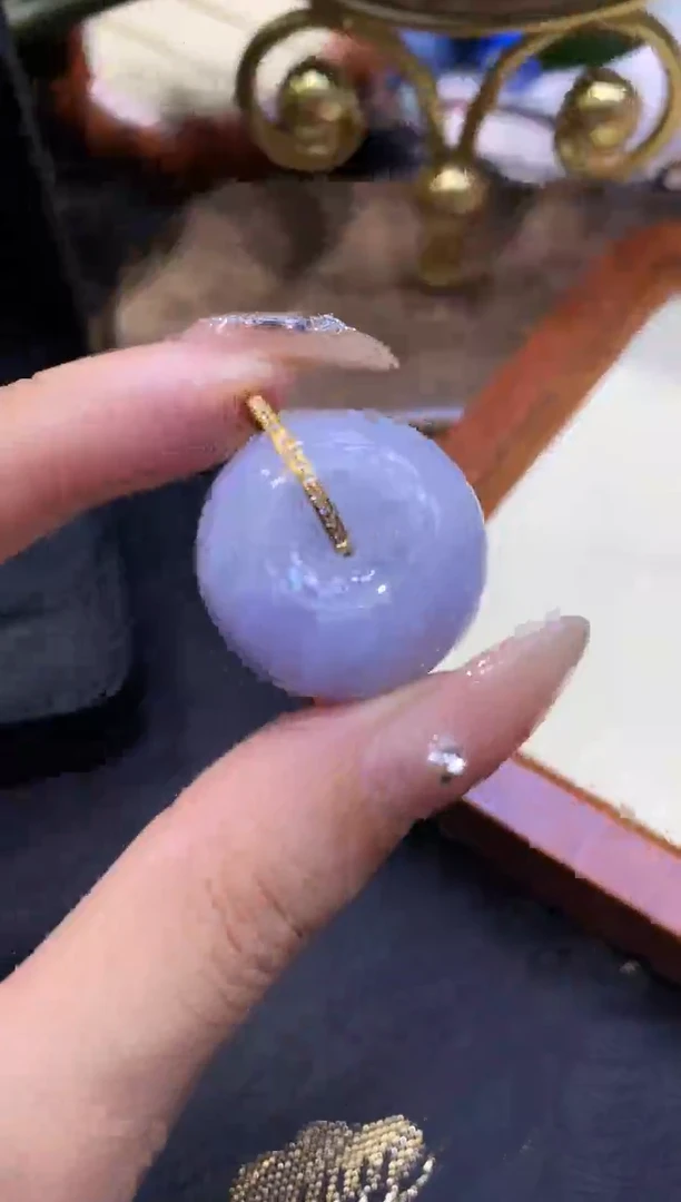 18K金镶嵌挂件翡翠胖扣