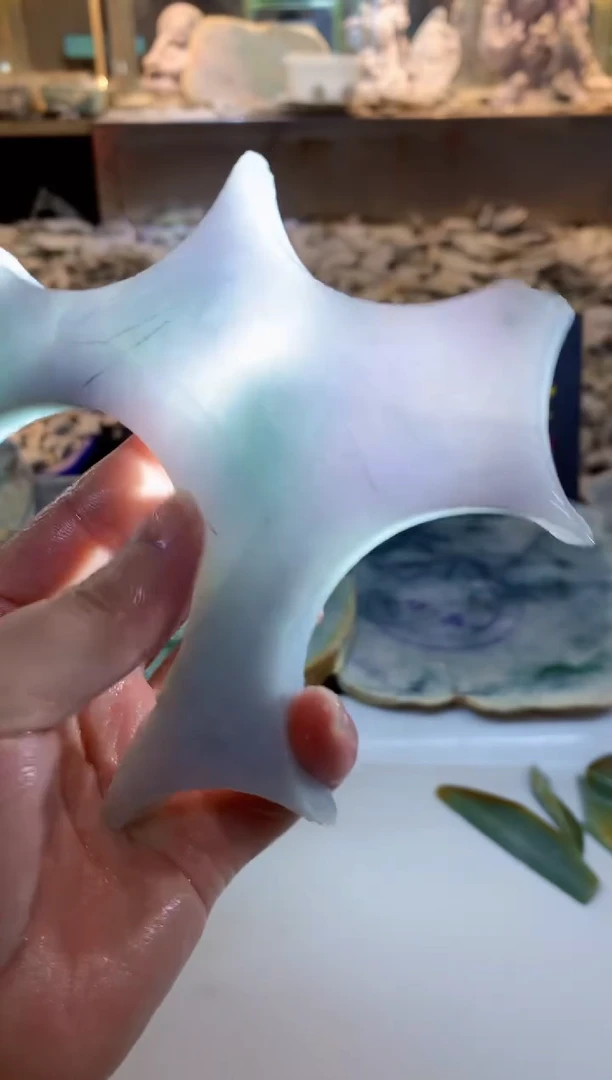 翡翠挂件未镶嵌0朱0翡翠珠宝639