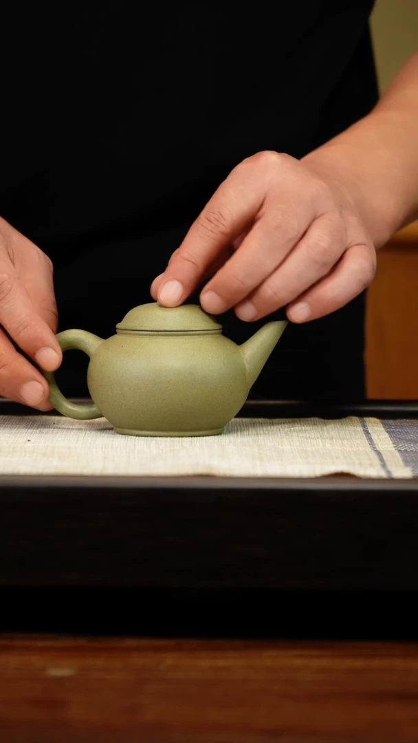 茶壶紫砂豆青水平