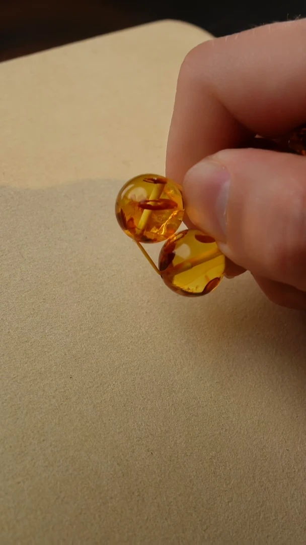 【闪购商品】琥珀颈饰未镶嵌13+花珀红一点