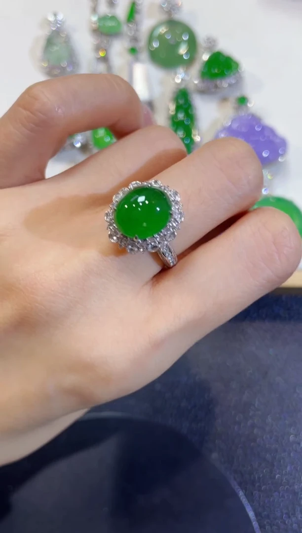 颈饰18K金镶嵌翡翠团购1