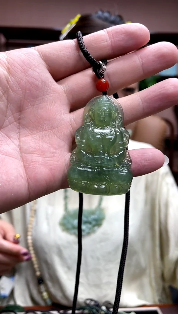 岫玉未镶嵌吊坠·