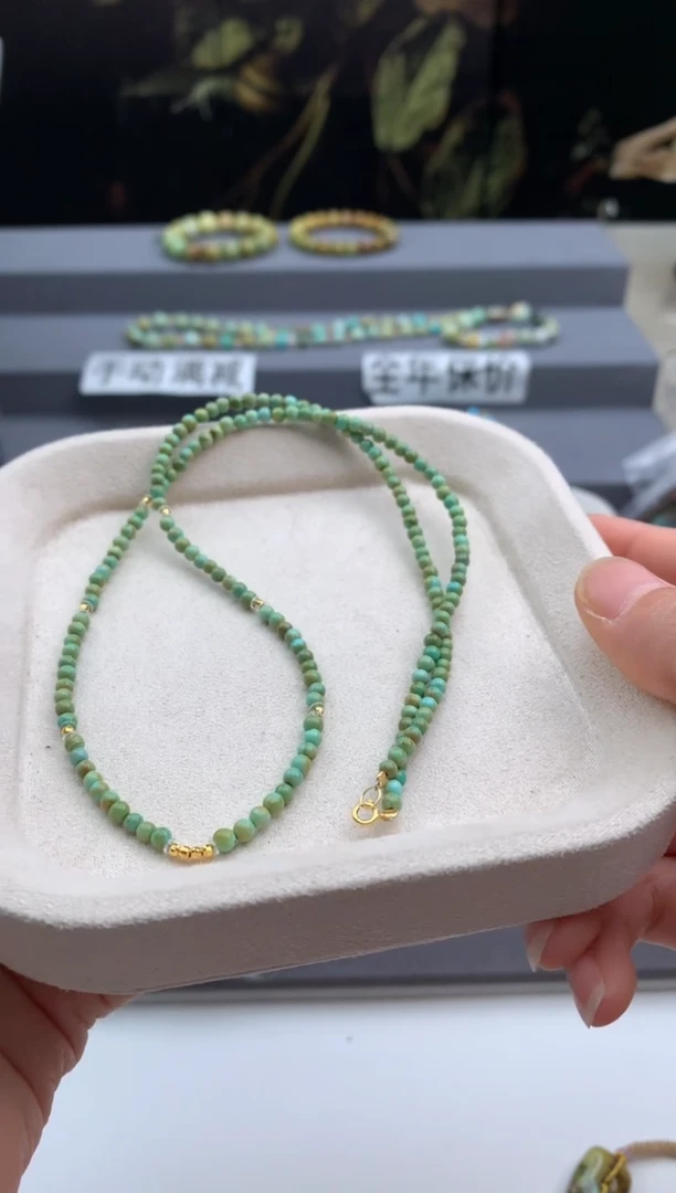 18K金镶嵌绿松石锁骨链茜.E64