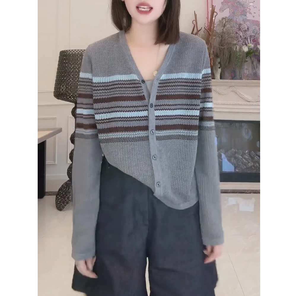 灰色条纹针织开衫女秋季v领毛衣外套2025新款高级感宽松显瘦上衣