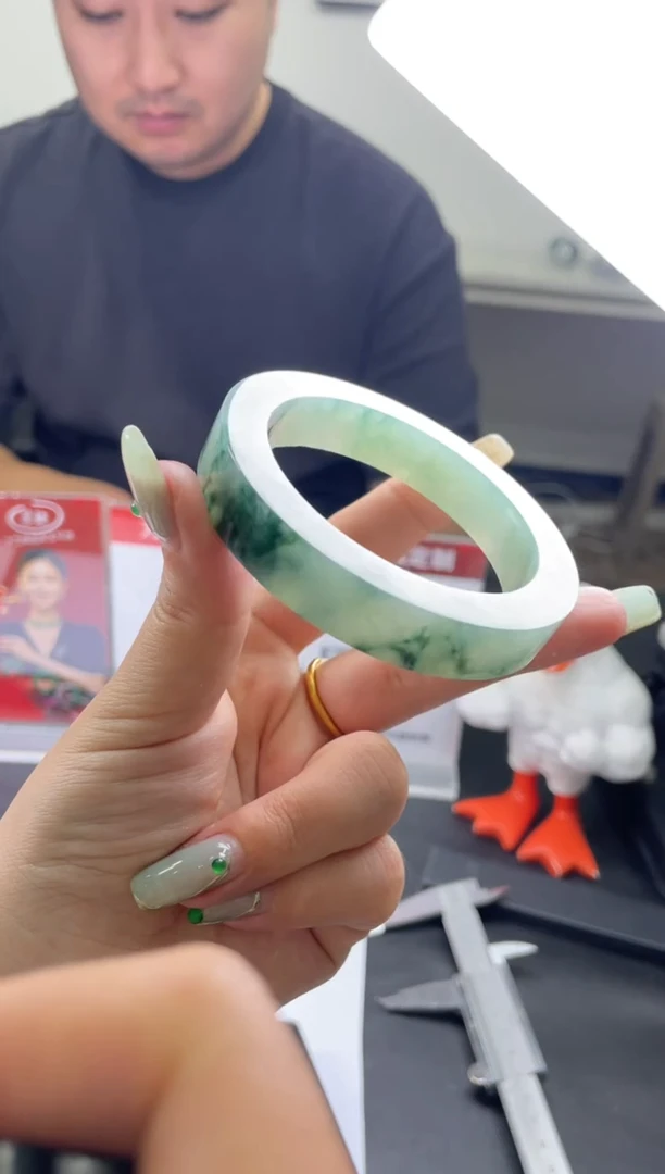 【闪购商品】定制翡翠手镯未镶嵌手镯DDQ/发一件