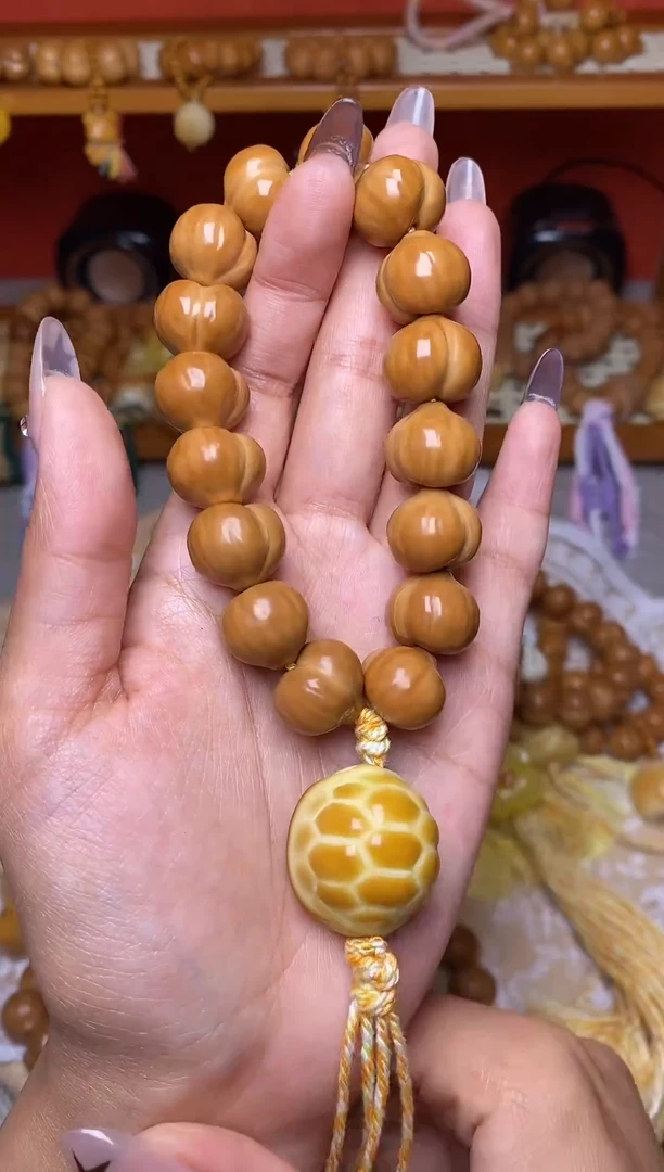 手串猴头核桃屁桃➕富甲手持