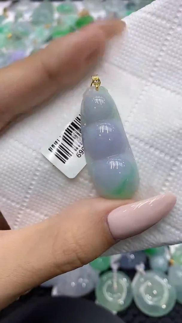 颈饰18K金镶嵌翡翠111111111111