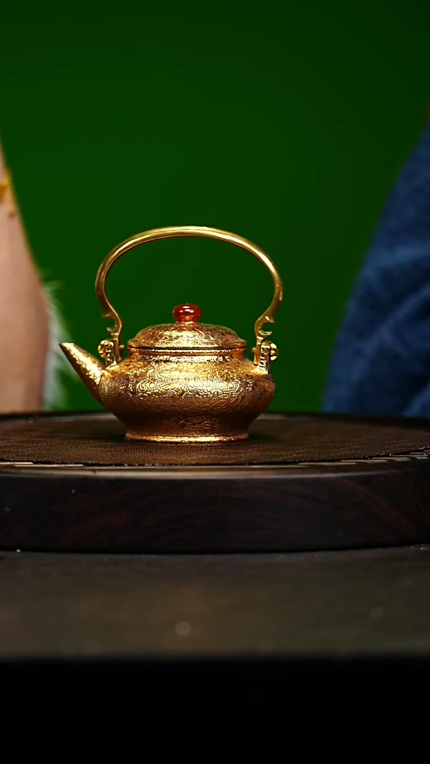 宜兴原矿高端紫砂 黑泥扒花鎏金150cc