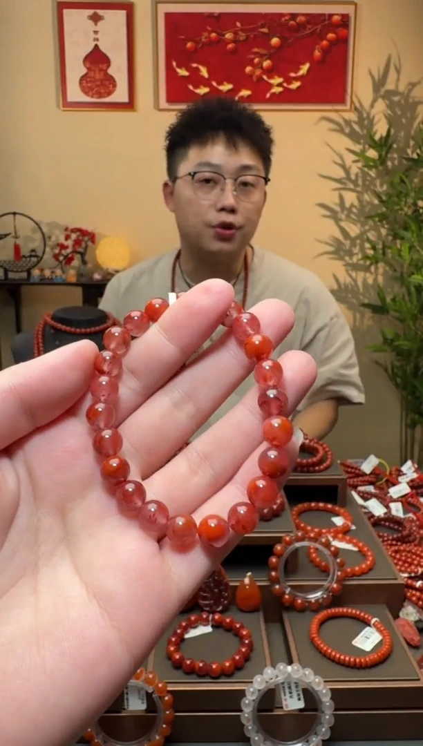 南红玛瑙手串未镶嵌一条约8mm 多样性发货