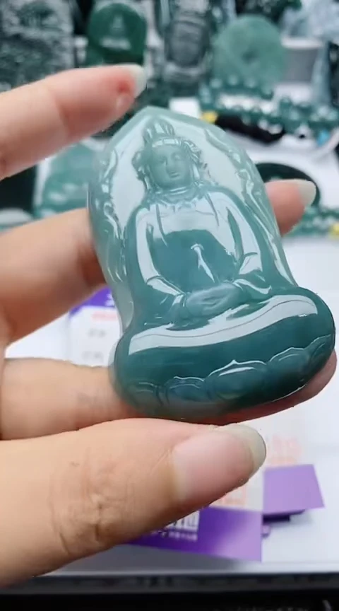 翡翠未镶嵌颈饰
