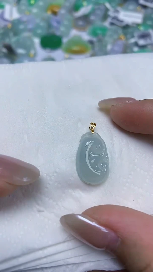 翡翠18K金镶嵌颈饰天然缅甸翡翠A货