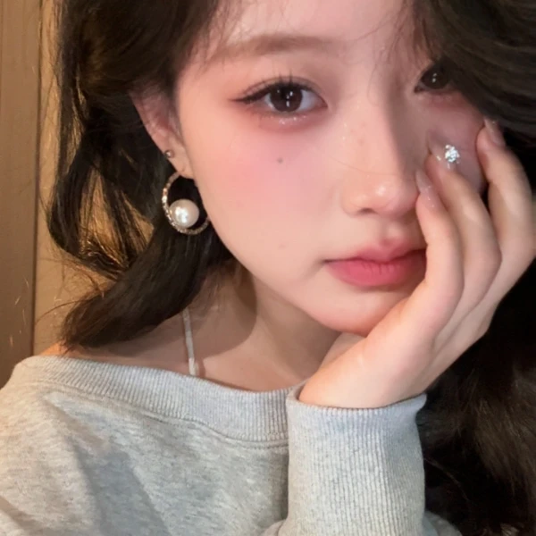 铜合金仿珍珠耳饰 温柔气质珠珠耳环时尚高级感耳钉优雅大气耳饰