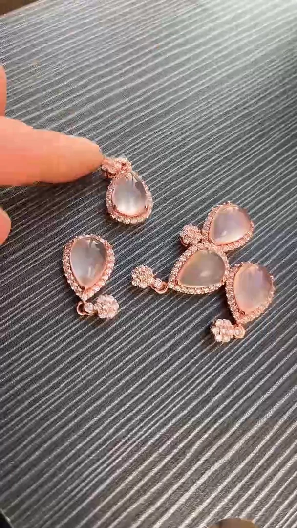 【闪购商品】芙蓉石吊坠(不含链)未镶嵌天然多样性发一