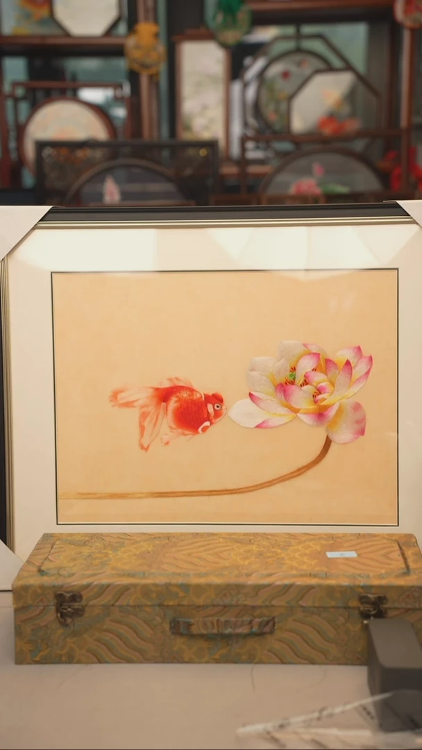 扇子苏绣挂画 尺寸43乘54