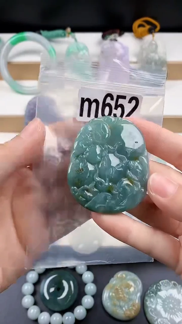 颈饰未镶嵌翡翠天然翡翠吊坠挂件
