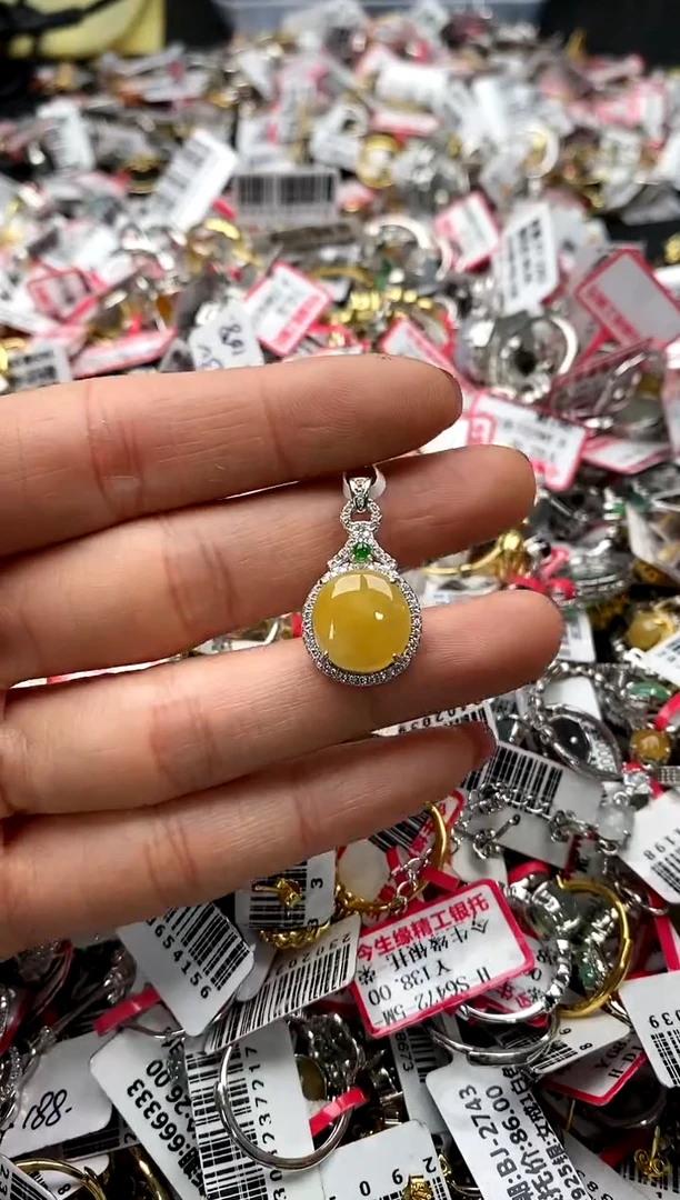 【闪购商品】翡翠戒指银S925镶嵌666666666     9