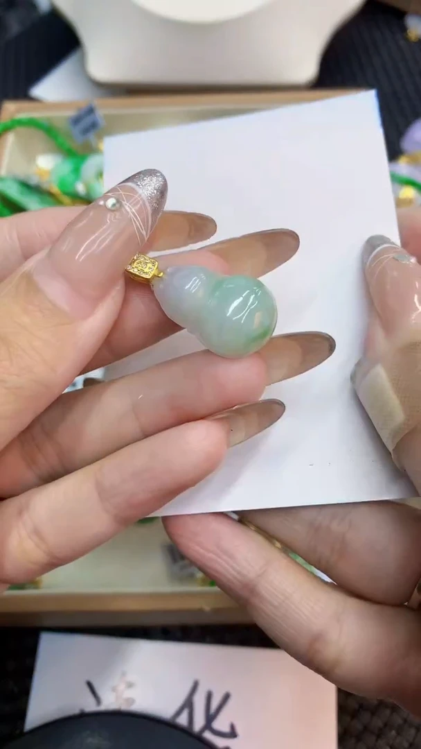 颈饰未镶嵌翡翠1