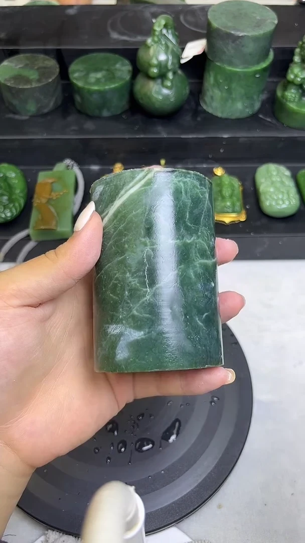和田玉（碧玉）未镶嵌车挂摆件
