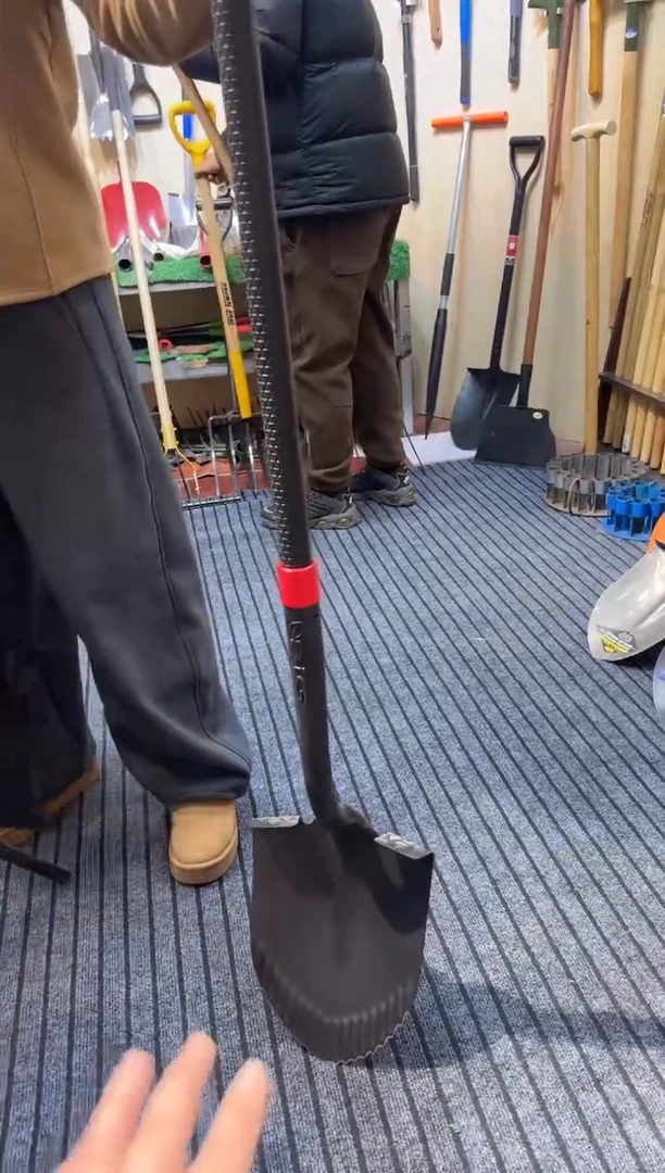 黑色纤维柄一体尖锹