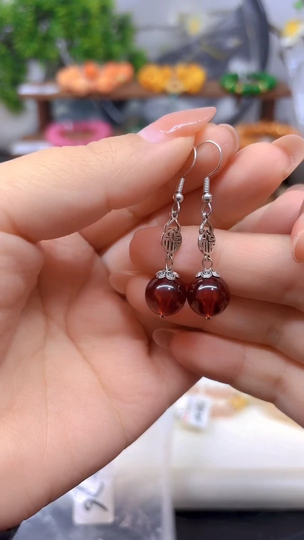 血珀银S925镶嵌耳饰E576