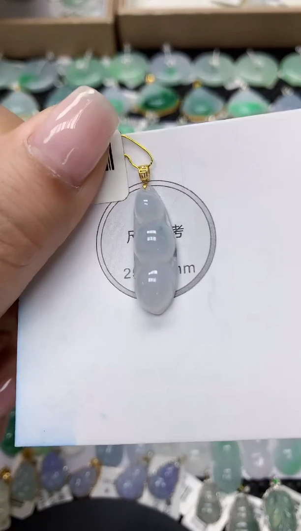 颈饰18K金镶嵌翡翠1111111111