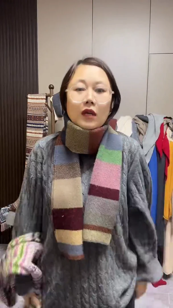 彩虹条羊绒围巾666