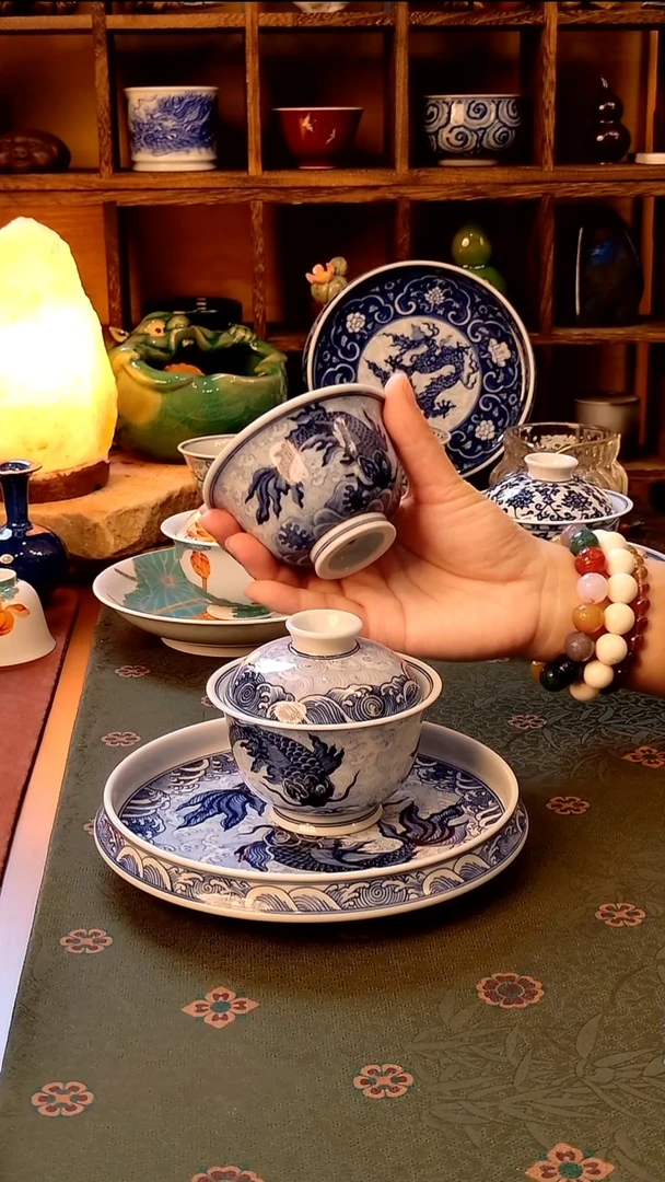 【手工手绘大鱼海棠盖碗+壶承+压手杯】