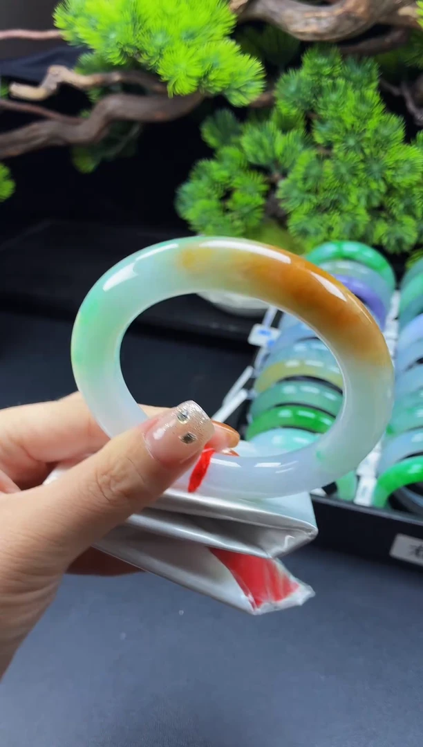 未镶嵌手镯翡翠A61,全款13W，定金2W