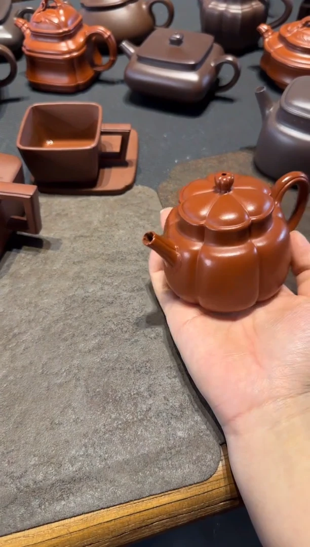 【闪购商品】紫砂茶壶繁花 朱泥