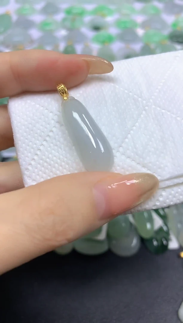 颈饰未镶嵌翡翠A货