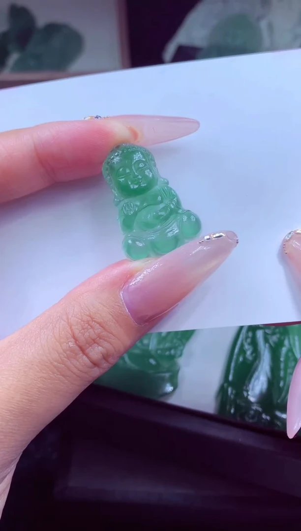 未镶嵌定制翡翠天然翡翠A货吊坠 基地发货多样性发货其一