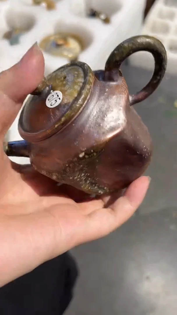 壶675号容量130-150ML金珍珠泥
