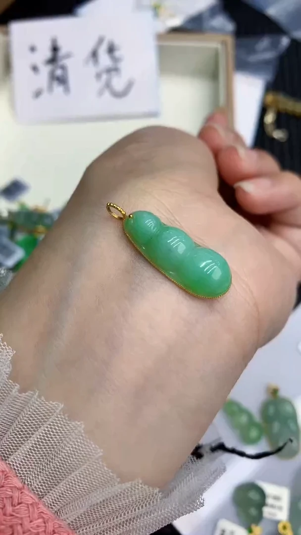 【闪购商品】翡翠颈饰18K金镶嵌            8