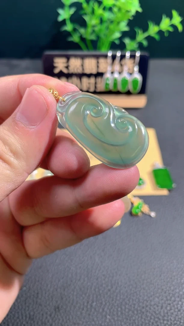 【闪购商品】翡翠颈饰18K金镶嵌翡翠