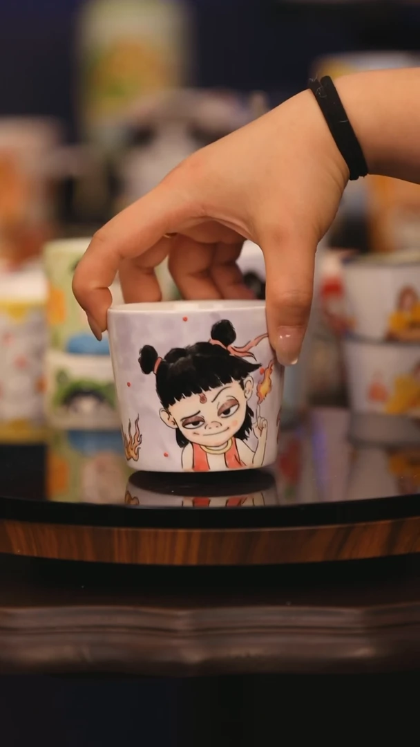 【闪购商品】摆件景德镇釉下彩绘设计师款式陶瓷