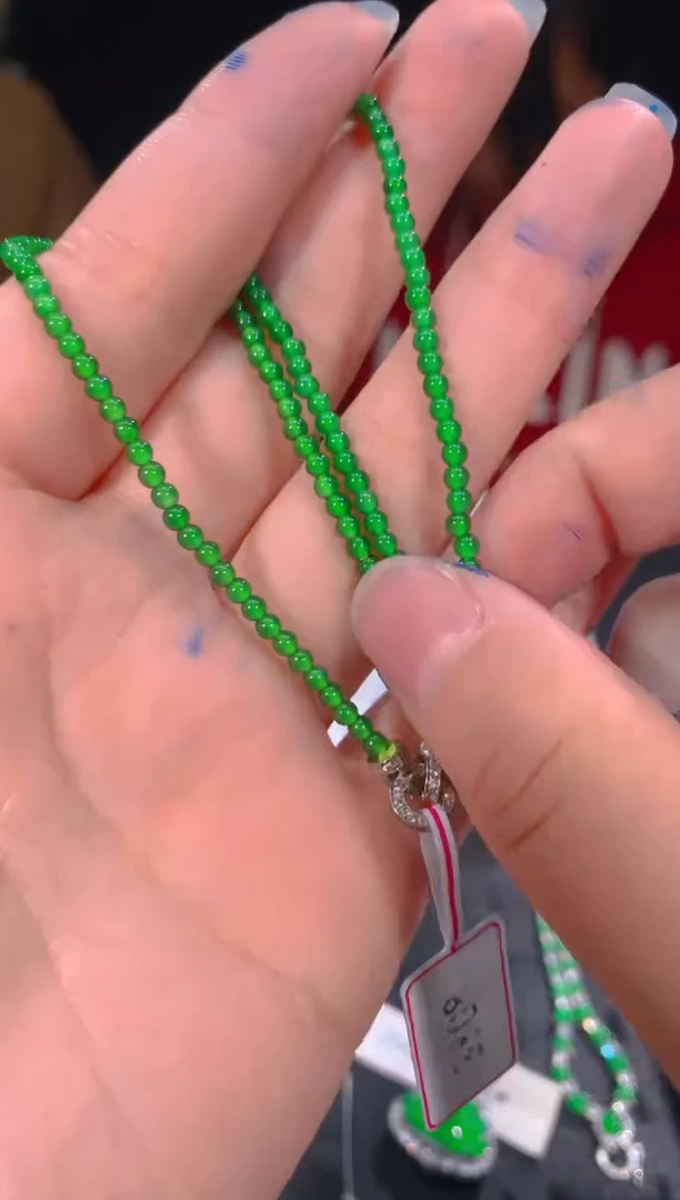 【闪购商品】定制翡翠未镶嵌77定制翡翠，多样性发货（发其一）