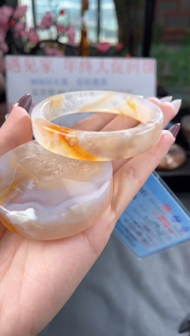 【闪购商品】石英质玉手镯未镶嵌58