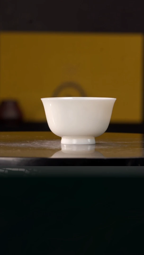 【闪购商品】象牙白压手杯@@ST-B40046