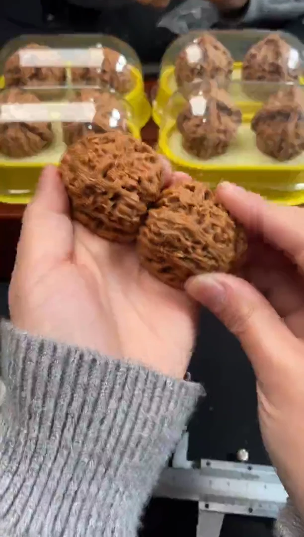 把件文玩核桃南疆石41尺Z978