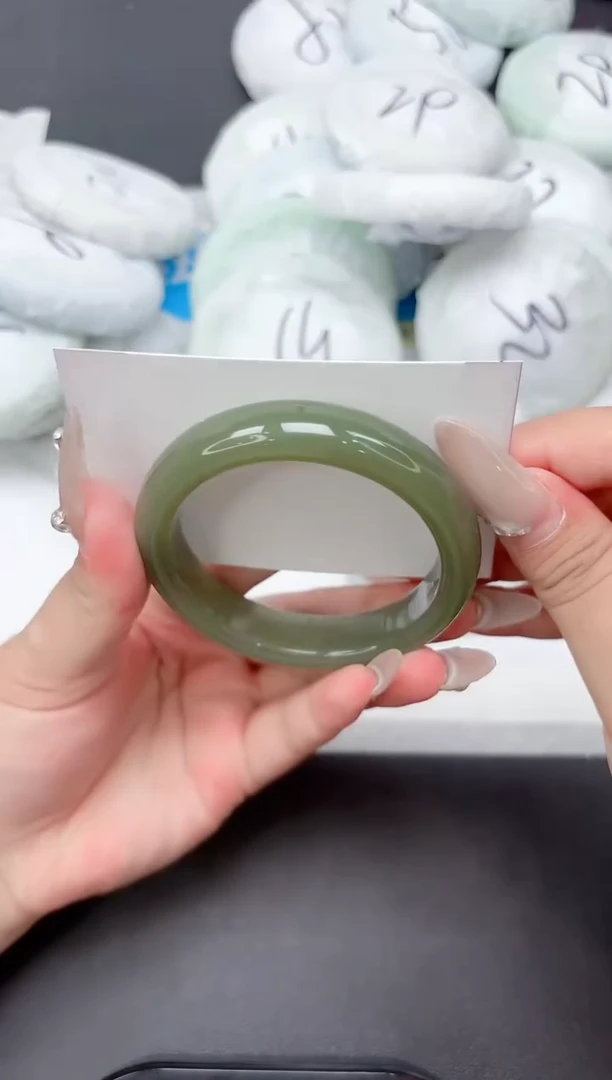 未镶嵌手镯石英质玉86-56.9