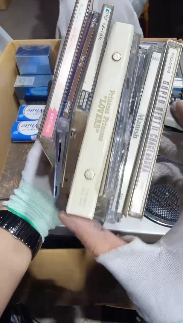 8新快**好   677中古商品，瑕疵品，不保好坏。