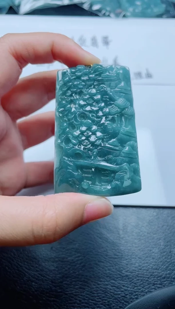 颈饰未镶嵌翡翠